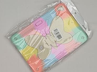 pull and bear torby: Etui na tablet z motylem – kolorowe, pancerne, z paskiem na ramię — 1