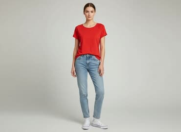 t shirty z czerwonem napisem: Sinsay, Women`s T-shirt, size XS — 1