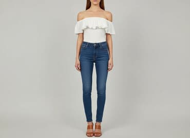 elegancka sukienki z odkrytymi ramionami: Sukienka damska, rozmiar S — 1