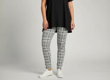 legginsy ocieplane xxl: Esmara, Legginsy Eleganckie damskie, rozmiar 3XL — 6