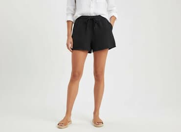 bluzki z muślinu bawełnianego: Patrycja Pagas, Szorty damskie, rozmiar S — 1