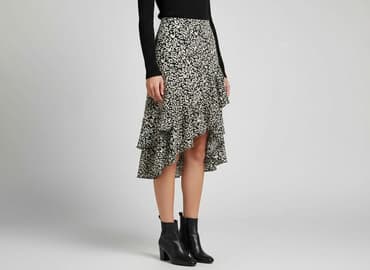 steve madden klapki z futerkiem: Nasty Gal, Spódnica damska, rozmiar M — 7