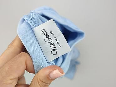Sweatshirts and fleeces: Women`s sweatshirt, size One size — 4