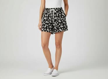 obcisłe krótkie spodenki: Shorts for women, size S — 1