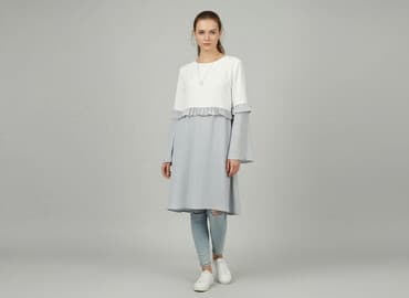 sukienki na wesele z różciętymi rękawami: Sukienka damska, rozmiar S — 1