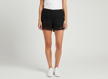 koronkowe krótkie spodenki: Stradivarius, Szorty damskie, rozmiar M — 6