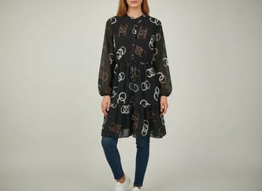 czarna sukienka z rozszerzanymi rękawami: Women`s dress, size S — 1