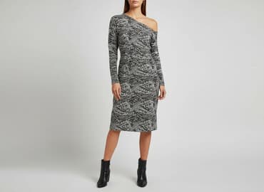 sukienka tuszująca szerokie biodra i brzuch: Women`s dress, size S — 1