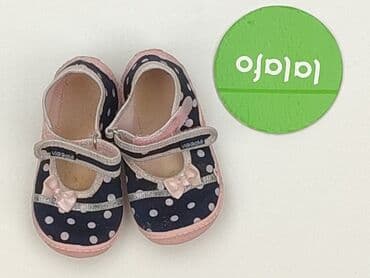 Kids' Footwear: Slippers 24, Used — 2