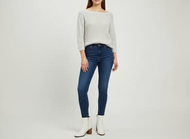 sweter z kokardą na plecach: Sweter damski, rozmiar S — 1