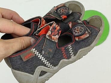 buty zimowe dla dzieci ccc: Kapcie 24, Używany — 4