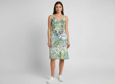 rysunki sukienek: Sukienka damska, rozmiar M — 6