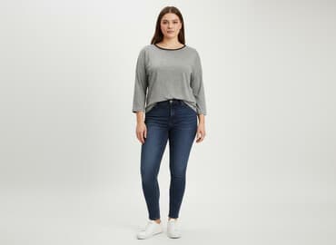 bluzy damskie: Bluzka damska, rozmiar 3XL — 5