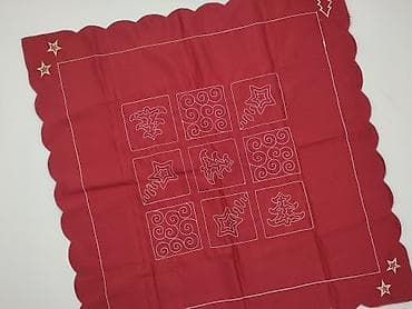 Obrus 77 x 77, kolor - Czerwony, stan - Bardzo dobry