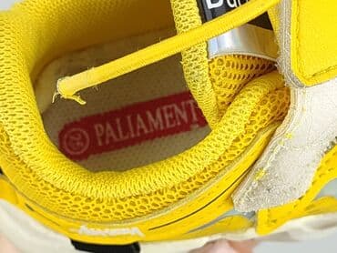 rajstopy czerwone: Buty sportowe 25, Używany — 7