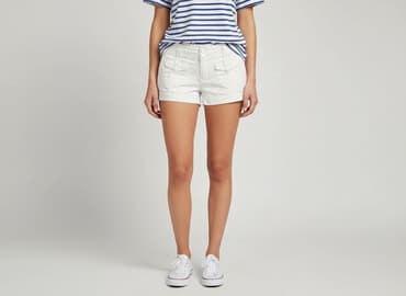 dopasowane krótkie spodenki damskie: Szorty damskie, rozmiar L — 1