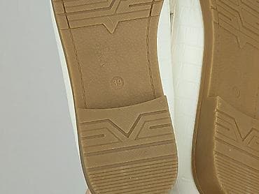 kozaki pull and bear: Flat shoes for women, size 39 — 7