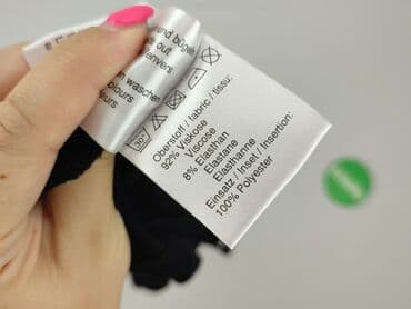 czarne t shirty damskie w serek: T-shirt damski, rozmiar S — 4