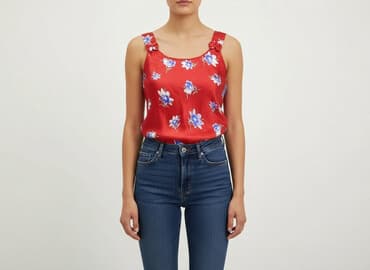 czerwona bluzka z dekoltem v: Bluzka damska, rozmiar S — 1