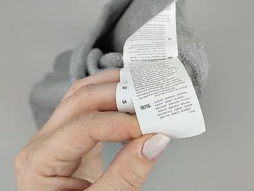 hello kitty bluzy: Reserved YFL, Bluza z kapturem damska, rozmiar XS — 4