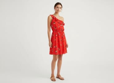 piękne czerwone sukienki na wesele: Sukienka damska, rozmiar M — 7