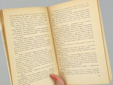 Książki: Książka, gatunek - Powieść, stan - Bardzo dobry — 3