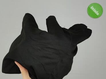 krótkie spodenki i czarne adidasy: Shorts for women, size S — 5