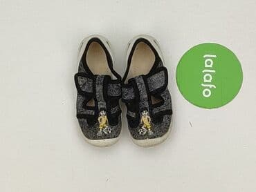 top sportowy: Buty sportowe 25, Używany — 2