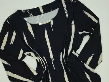 czarne t shirty i marynarka: Bluzka damska, rozmiar S — 1