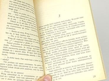 Książki: Książka, gatunek - Powieść, stan - Bardzo dobry — 4