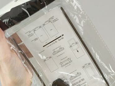 używane torebki markowe: Etui do telefonu, stan - Idealny — 4