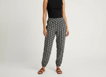 sinsay czarne spodnie z wysokim stanem: Sinsay, Spodnie materiałowe damskie, rozmiar L — 1