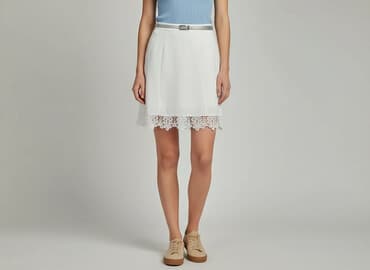 pod spódniczką: Spódnica damska, rozmiar S — 1