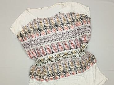 bluzki z ozdobnymi rękawami: Women`s T-shirt, size 2XL — 2