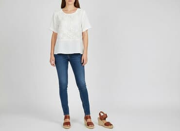 bluzki damskie z aplikacjami: Bluzka damska, rozmiar M — 1