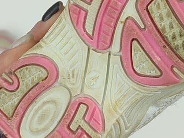 Дитячий одяг: Кросівки 19, Б/в — 6