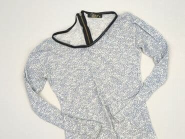 c and a sweter: Women`s sweater, size S — 1
