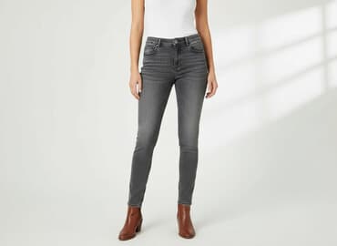 szerokie jeansy z dziurami: Jeansy damskie, rozmiar S — 5