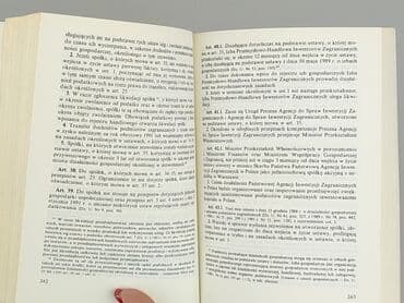 Книги: Книга, жанр - Нон-фікшн, стан - Дуже гарний — 3