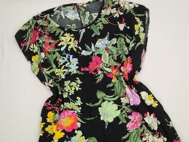 Ubrania damskie: T-shirt damski, rozmiar 3XL — 1
