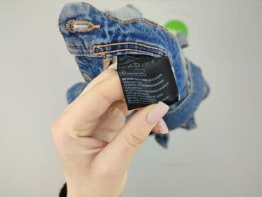 krótkie spodenki i nogi z cellulitem: H&M Divided, Ogrodniczki damskie, S — 4