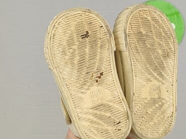 nirvana koszulki: Buciki niemowlęce, H&M, 19, stan - Bardzo dobry — 4