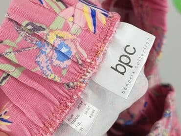 krótkie spodenki i nogi z cellulitem: Bpc bonprix collection, Szorty damskie, rozmiar M — 4