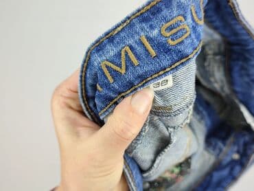 krótkie spodenki i nogi z cellulitem: Amisu, Szorty damskie, M — 4