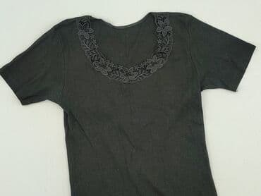 czarne t shirty damskie w serek: T-shirt damski, rozmiar S — 1