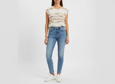 modne bluzki na wiosnę: Bluzka damska, rozmiar S — 1