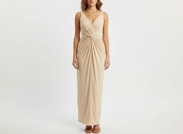 czapka zimowa z daszkiem i nausznikami: Sukienka damska, rozmiar S — 1