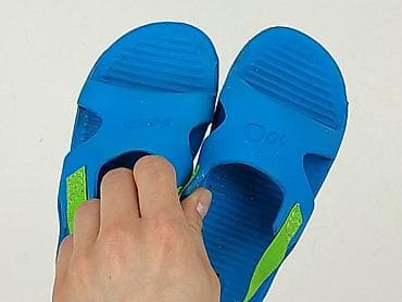 klapki nike: Kapcie Decathlon, 22, Używany — 6