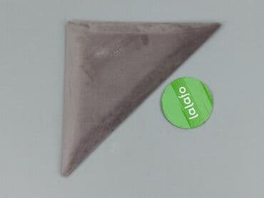 Home & Garden: Szary, trójkątny element dekoracyjny wykonany z miękkiego materiału — 2