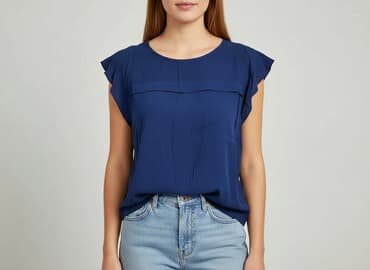 koszula biała stradivarius: Stradivarius, Women`s T-shirt, size L — 1